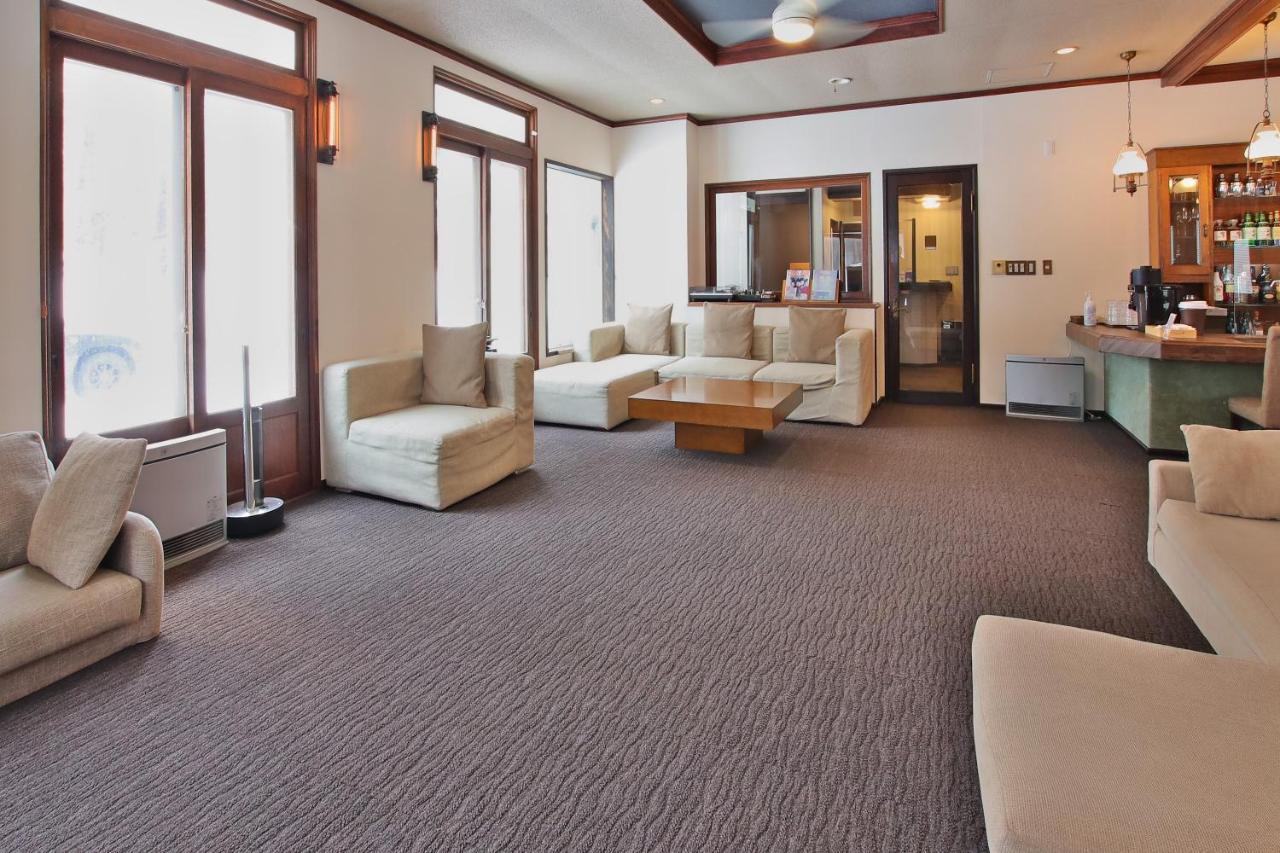 โฮเต็ล อีเทอร์นอล เฟลม Bed & Breakfast ฮาคุบะ ภายนอก รูปภาพ