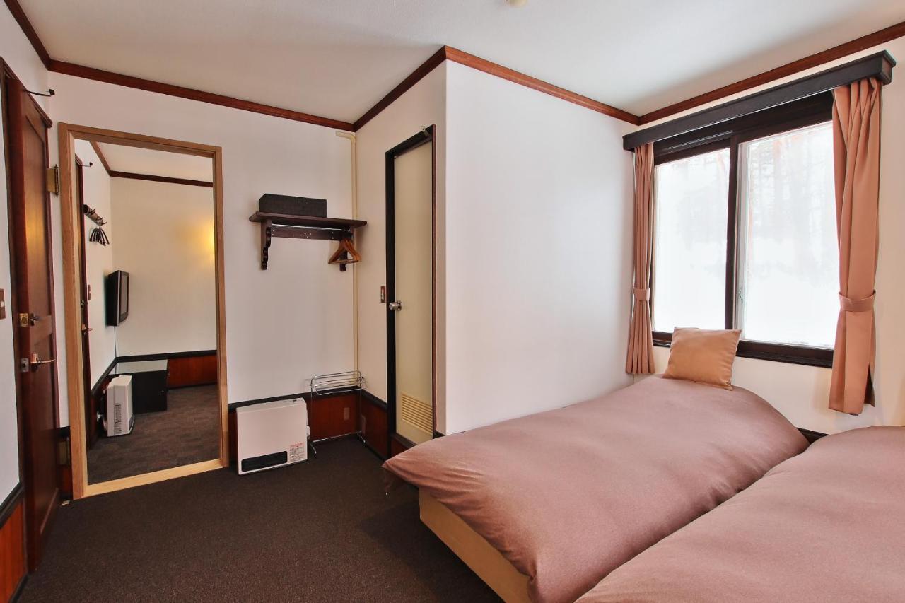 โฮเต็ล อีเทอร์นอล เฟลม Bed & Breakfast ฮาคุบะ ภายนอก รูปภาพ